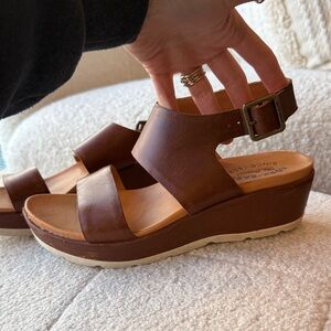 Kork-Ease Tan Leather Platform Sandals size 8 GUC